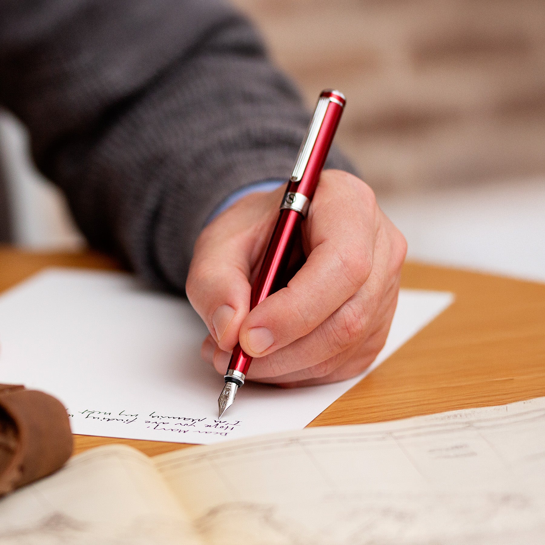 Scriveiner Klassischer Karmesinroter Füllfederhalter - Mittlere Spitze