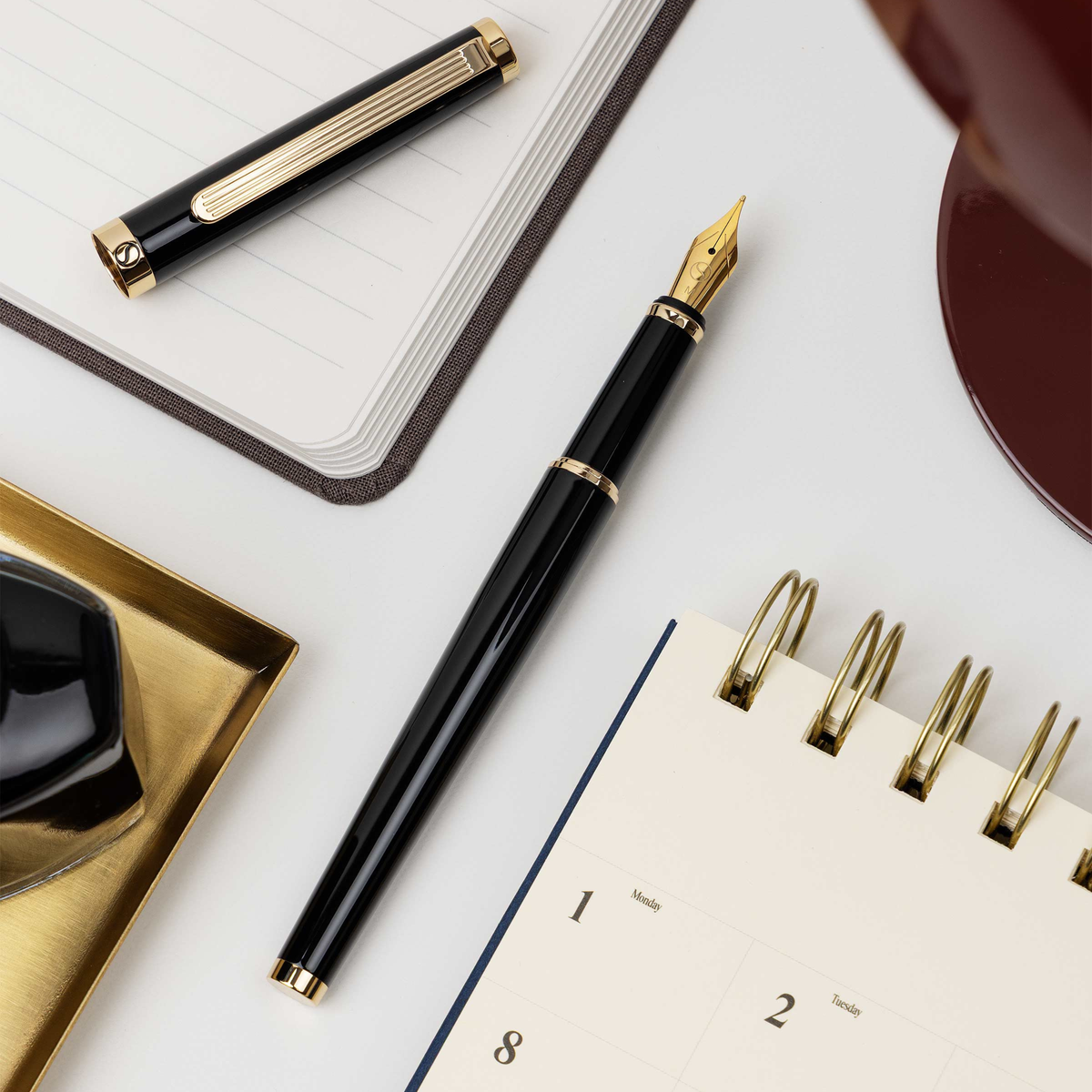 Scriveiner Premium Daily Black Gold Fountain Pen (Medium Nib)