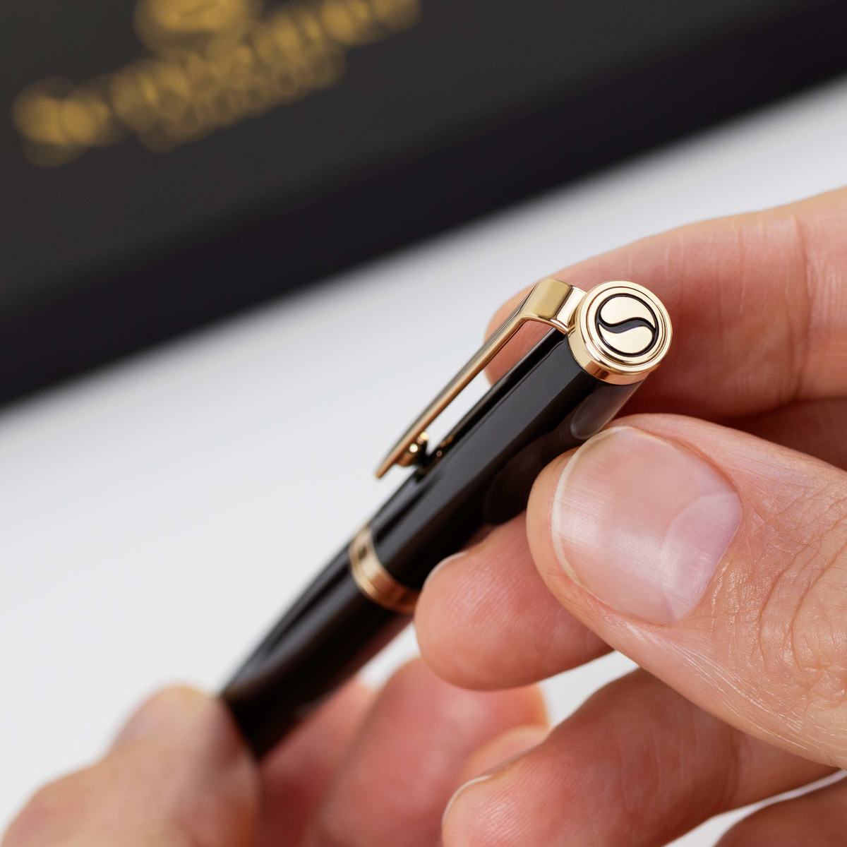 Scriveiner Premium Daily Black Gold Rollerball Pen